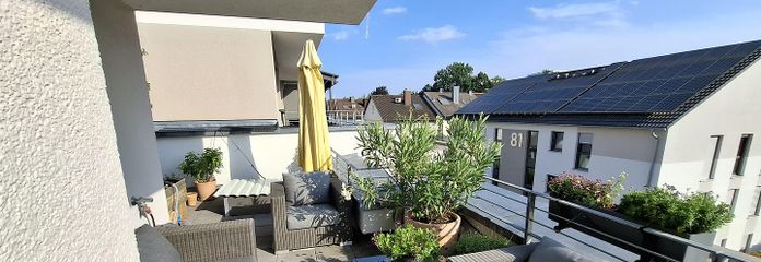 Nieuw penthouse met groot dakterras - 90m², 2 parkeerplaatsen in de ondergrondse garage, bouwjaar 2020 – Dachterrasse mit Lounge