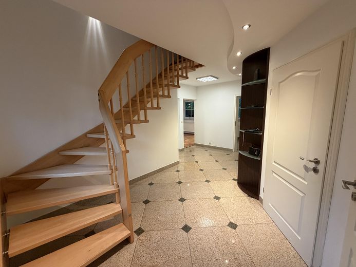 Licht, Luxus, Lebensqualität – Einfamilienhaus mit Charakter – फोटो 6