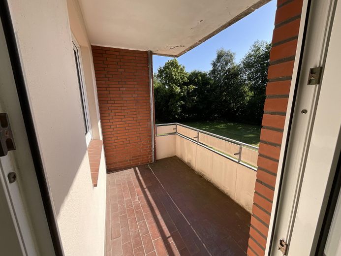 Helle 2-Zimmer-Eigentumswohnung mit Loggia und Garage in ruhiger Lage von Nortorf – Loggia
