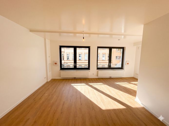 Erstbezug nach Sanierung in helle freundliche Wohnung in Mülheim – Wohnzimmer