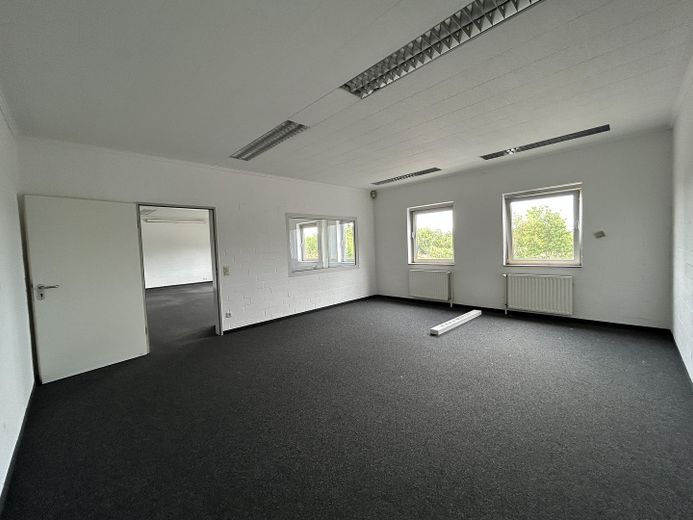 Superfici ufficio flessibili con capannone di stoccaggio e aree sociali a Gelsenkirchen-Erle – Büro 1.OG Rechts - Raum 1
