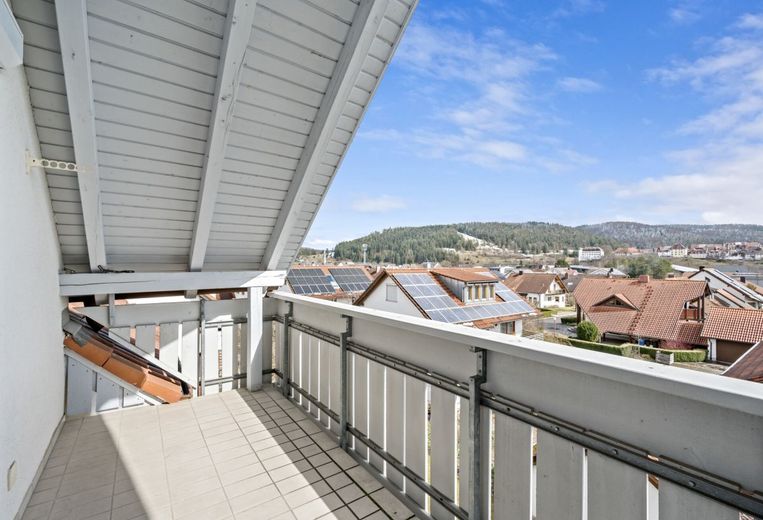 PROVISIONSFREI- Komfortable 4-Zimmer-Wohnung mit Balkon und Studio im Dachspitz – Balkon