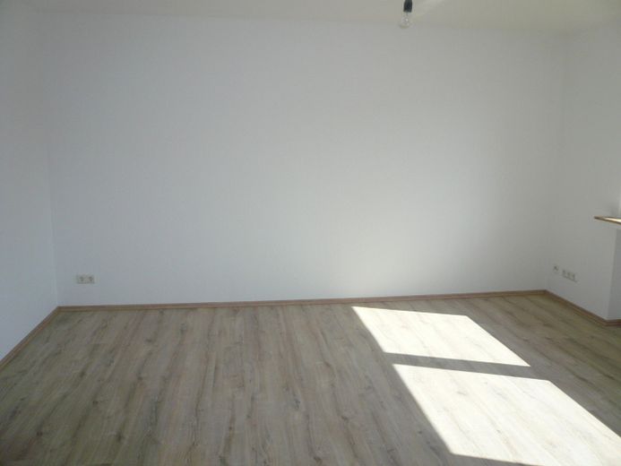 Schöne Apartment Wohnung mit Balkon in Heiligenhaus zu vermieten – Wohn-Schlafraum