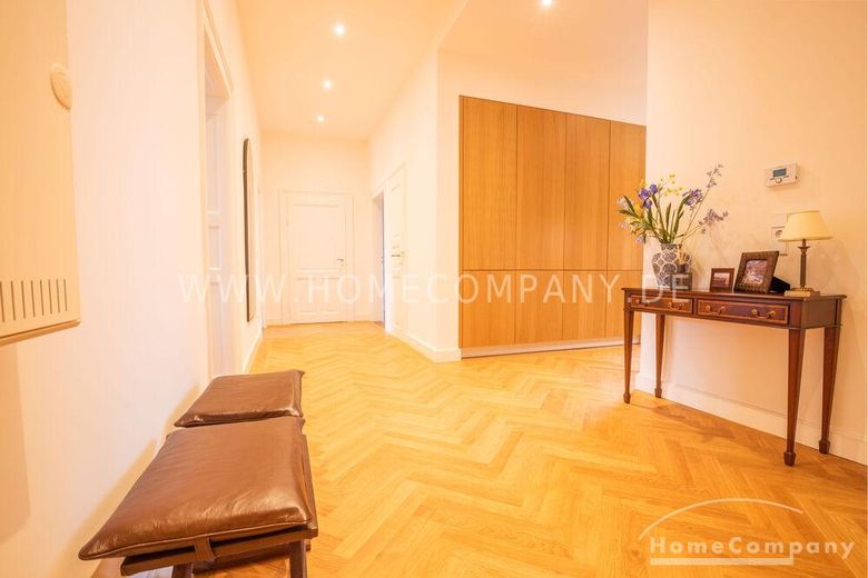 ***Klassische Eleganz in vollendeter Form – stilvoll sanierte Altbauwohnung mit Balkon in Bestlage Altbogenhausen – 260f24bbd16e5c84dd4a91186c9409f066101e76.jpg