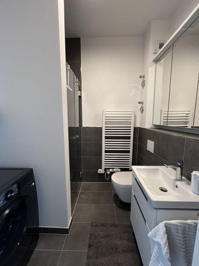 WC mit Waschmaschine