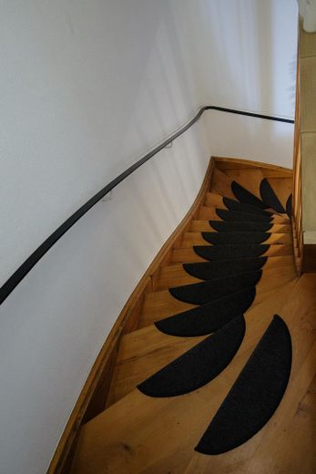 Gemütliches & bezugsfertiges Reihenmittelhaus in ruhiger, zentraler Lage von Senden Ay – Treppenabgang zum EG