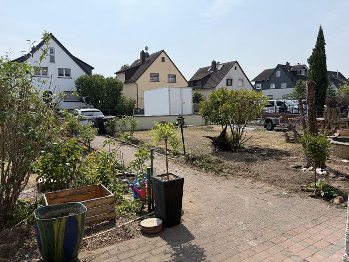 4,5 Zimmer Wohnung mit Balkon, Gartenmitbenutzung und 110qm Wohnfläche – Garten