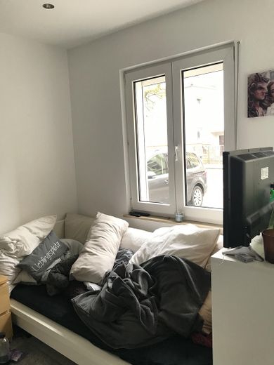 Charmantes Hinterhaus in zentraler Lage mit Stellplatz – ideal für Paar oder Zweier-WG – Schlafzimmer 2
