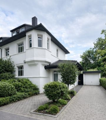 Ruheoase in zentraler Lage in Marl - ein Haus, unzählige Möglichkeiten – Frontansicht