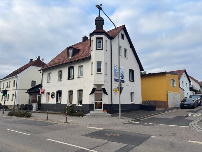 Unità commerciale in ottimo stato in posizione ben visibile – 72 m² con posto auto – Ansicht Immobilie
