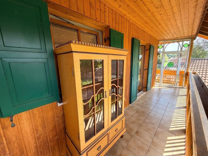 Casa adosada de 6 habitaciones con jardín, balcón orientado al sur y garaje en Germaringen – Überdachter Südbalkon