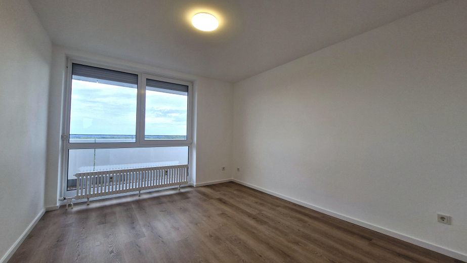 Frisch renoviert, ohne Provision >> 3-Zimmer-Eigentumswohnung, Balkon & Tiefgarage – Schlafzimmer