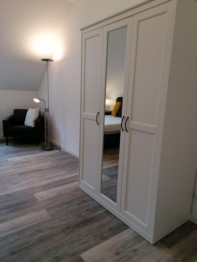 NIET GESCHIKT VOOR GEZINNEN! WG-kamer op toplocatie nabij Keulen in het centrum van Leverkusen-Opladen, eerste bewoning – Foto 3