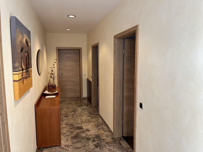 Zum Gästebad und Kinderzimmern