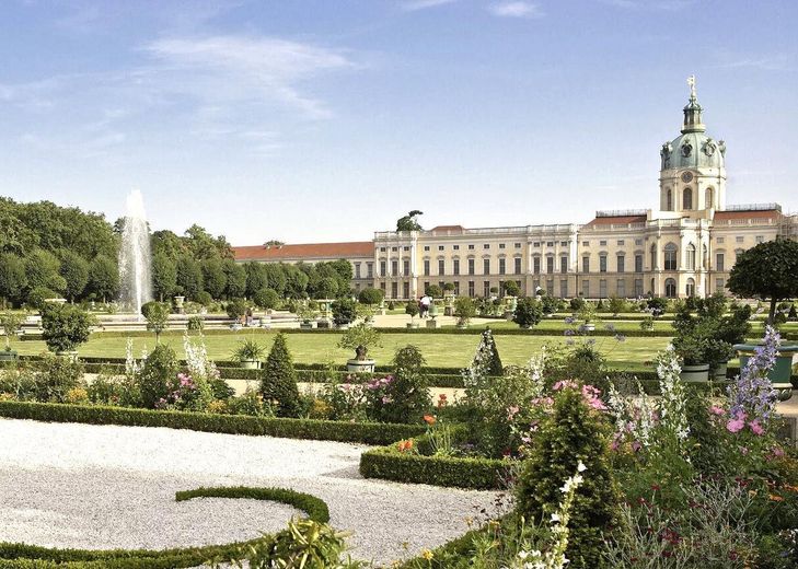 Einzigartige Wohnung | privater Eingang | bezugsfrei | ohne Provision – Umgebung: Schloss 10min