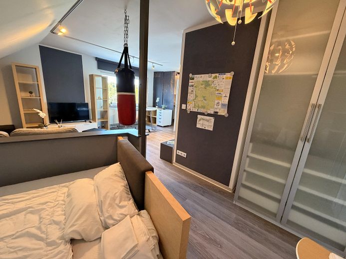 Attic apartment in a quiet peripheral location with a parking space in front of the house – optionally furnished – – Photo 3