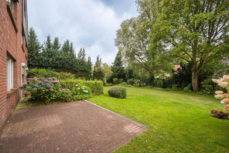 Terrasse mit Gartenzugang