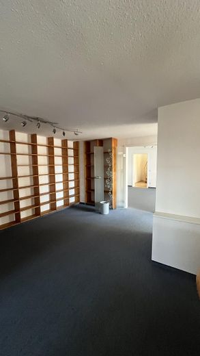 Großzügige 5-Zimmer-Wohnung mit Garten, Terrasse und Garage – Foto 6
