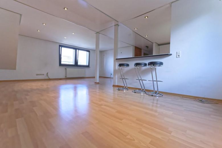 SENZA PROVVIGIONE: Luminoso appartamento di 4 locali a OB-Sterkrade -Eccellenti condizioni energetiche! – Esszimmer, Küche, Wohnzimmer