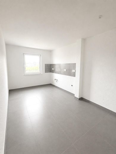 Modernized 3.5-room apartment with balcony and underfloor heating – Küche