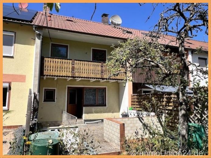 235.000 EUR für kleines REIHENHAUS mit SONNEN- Terrasse zum Spielgarten und Ausbaureserve im Dach – Foto 1