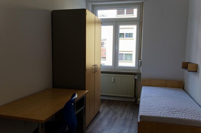Package offer: Two student residences in Karlsruhe – Eines der Bewohnerzimmer