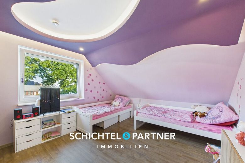 Surheide | Schickes Einfamilienhaus mit Terrasse, Garage und großem Garten – S&amp;P | Schlafzimmer
