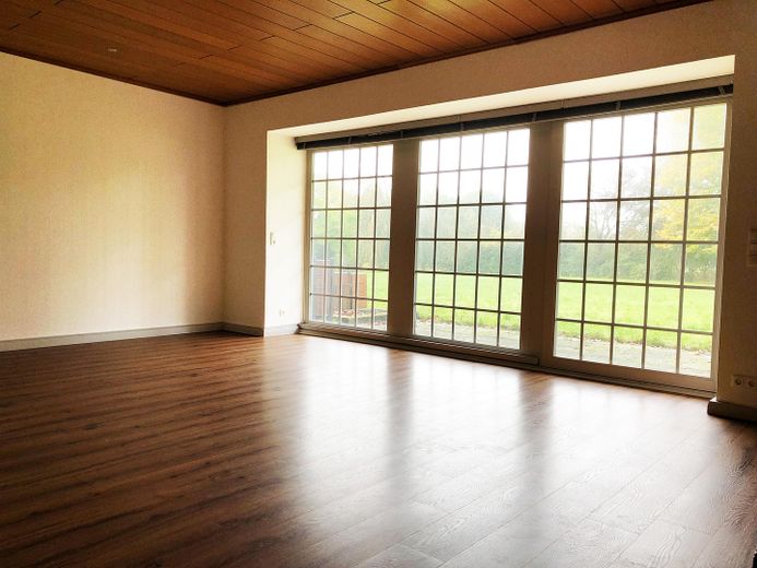 Resthof / Landhaus + 600 m² Hallenfläche – Wohnen & Arbeiten in Westerstede – Wohnzimmer EG