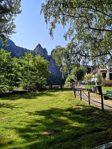 Nach 50 - 80 Metern Fußweg