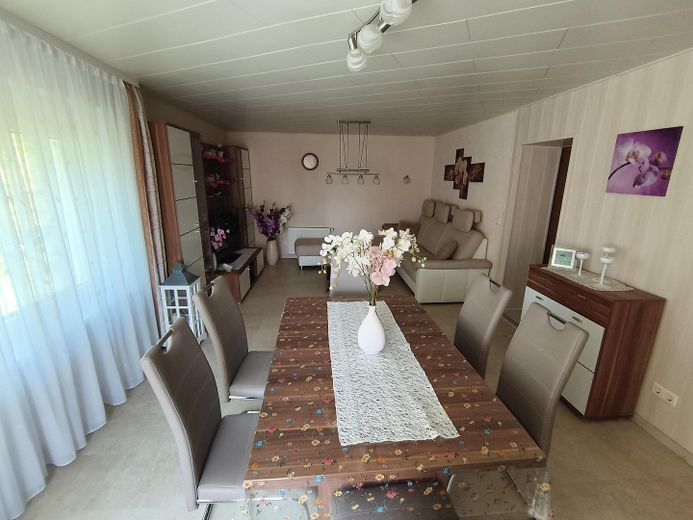 top Haus für zwei Familien, ruhige Lage, super Garten und Pool......Provisionsfrei – Essen OG