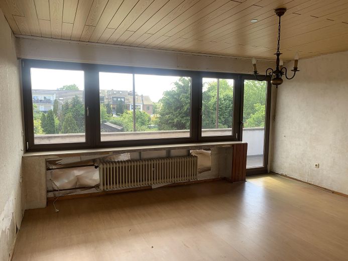 Doppelhaushälfte auf 531 m² Grundstück – vielseitig nutzbar & ruhig gelegen – Raum im OG mit Balkon