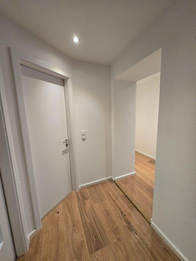 Berlin-Weißensee'de hemen taşınılabilir yenilenmiş daire 2 oda / 67 m2 – Flur