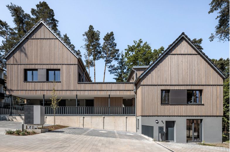 5-room apartment in an eco-friendly timber house – Hausansicht frontal
