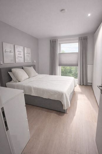 Moderne 3,5-Zimmer-Eigentumswohnung mit Balkon in ruhiger Lage – Foto 8