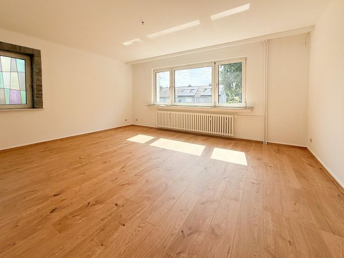 Piso de alquiler destacado en Duisburgo – Ubicación tranquila y buena infraestructura – Wohnzimmer 