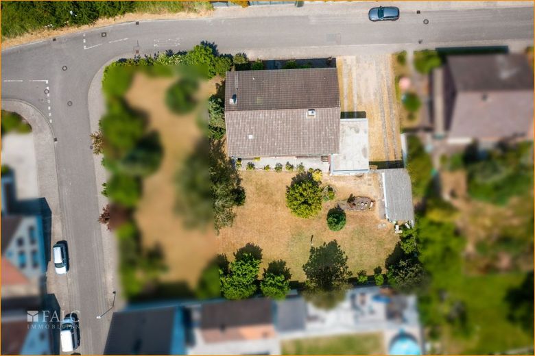 2 Familienhaus auf großem Grundstück ! – Vogelperspektive