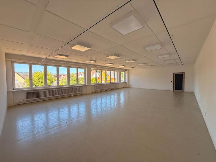 Besondere Gewerbefläche als Büro, Atelier, Praxis oder Lager – Leere Fläche