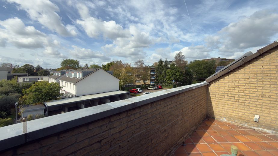 Appartamento modernamente attrezzato con cucina e vista panoramica in una tranquilla strada senza uscita – Balkon