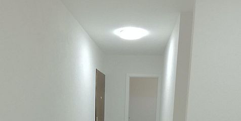 3-Zimmer-Wohnung – frisch renoviert, bezugsfertig – Flur