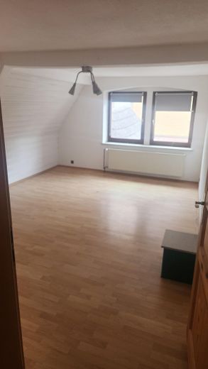 3 Zimmer Wohnung im OG mit Balkon – Schlafzimmer