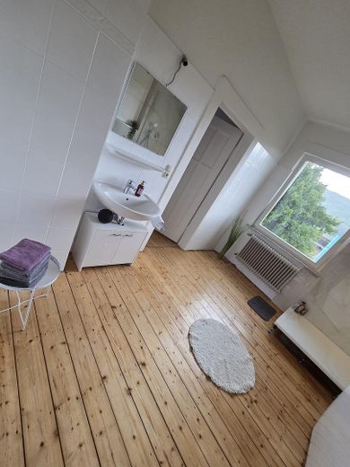 Sanierte Doppelhaushälfte mit Altbau-Charme in Jünkerath (Vulkaneifel) – Großes Bad