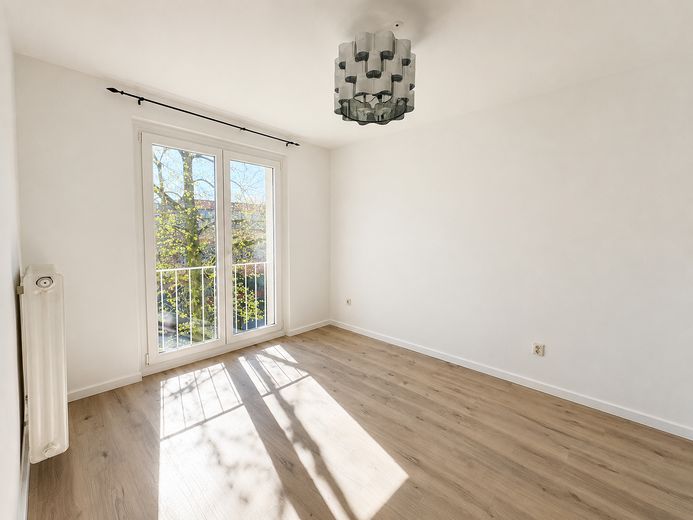 3-Zi  mit Balkon in Bahnhöfsnähe Rathaus Spandau  ! Provisonsfrei – Zimmer 2