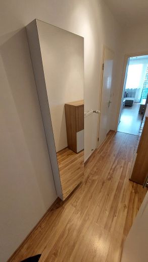 Nettes Appartement in Giesing provisionsfrei – Flur mit Schuhschrank