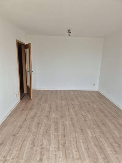 schöne Apartments in Essen - Nähe Zeche Vereinigte Helene-Amalie – Wohnraum 1