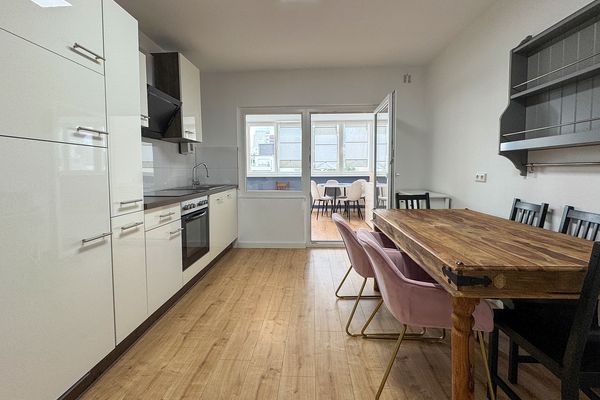 zentrale 3 Zimmer Wohnung mit Wintergarten