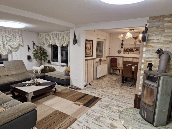 Wohnzimmer/Esszimmer