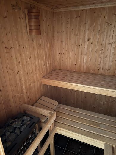Großzügiger Bungalow mit Einliegerwohnung – Sauna