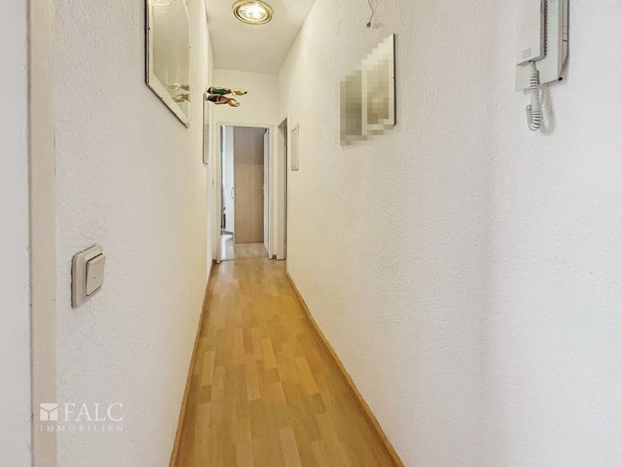 Volltreffer für Kapitalanleger:  Vielversprechendes Mehrfamilienhaus mit Zukunftspotenzial – Flur 1.OG