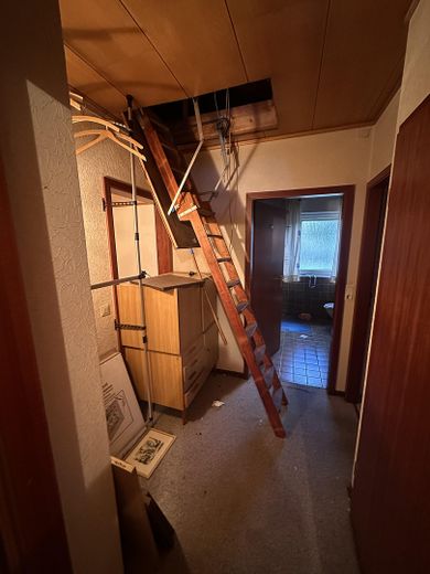 Hermsdorf: casa unifamiliare indipendente su terreno di 492 m² con potenziale di sviluppo – Foto 13