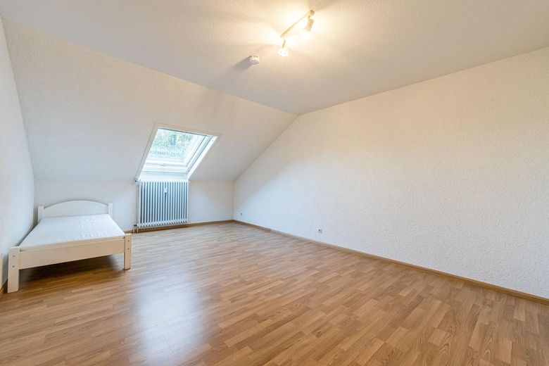 Attraktive 3 Zimmer- Dachgeschosswohnung mit Blick in die Schweiz – फोटो 11